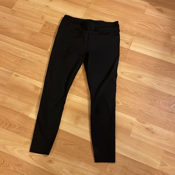 Athleta Black Accelerate 7/8 Tight Legging Medium - Picture 2 of 7